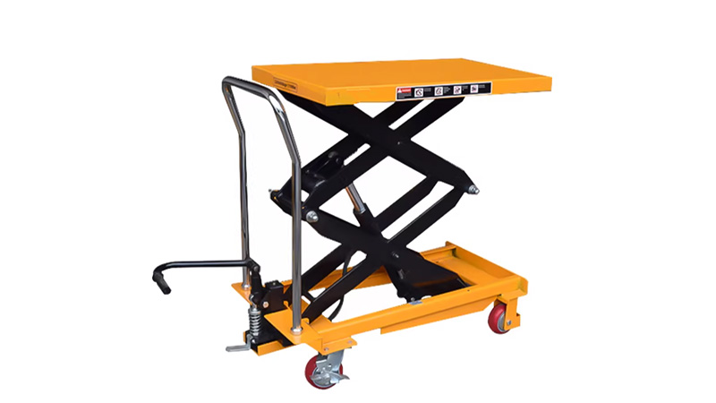 كيف تقوم شاحنة الرفع الهيدروليكية الصغيرة برفع المحرك؟